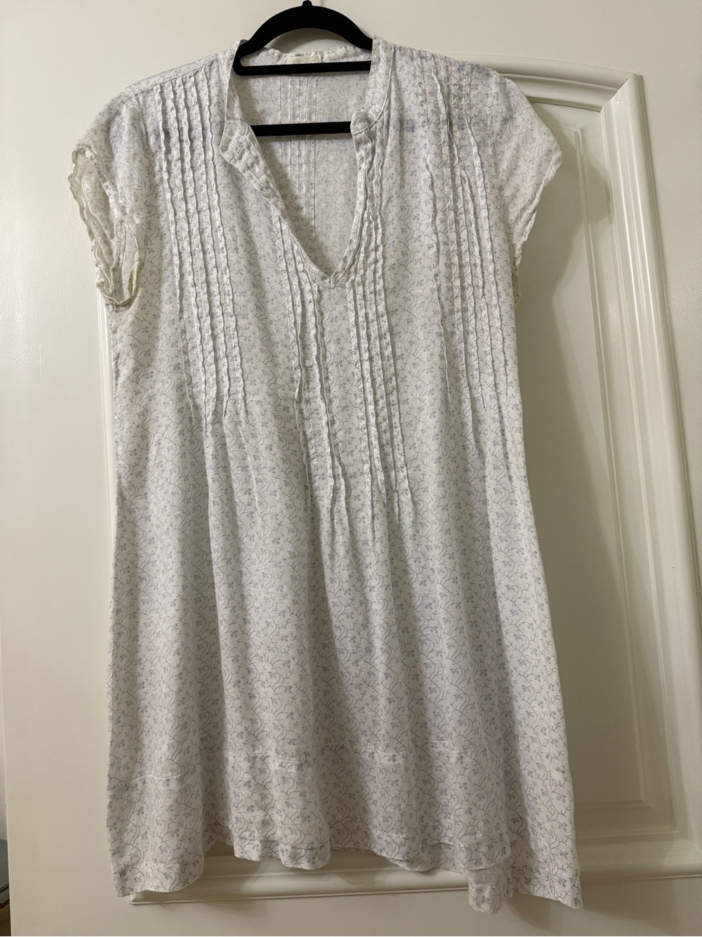 Women's White Pintuck V-Neck Tunic Top